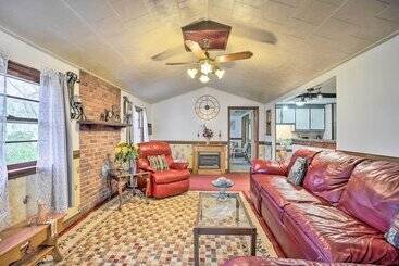 茅舍 Heathsville Home W/ Sunroom < 10 Mi To Beach!
