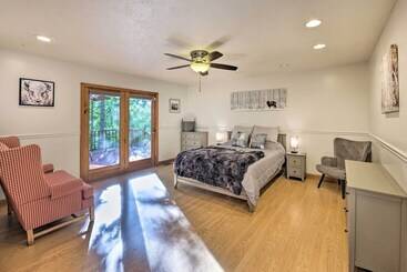 بيت ريفى Majestic Caldwell Retreat W/ Wraparound Deck!