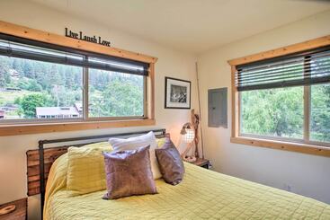 コテージ Waterfront Cabin W/ 2 Boat Docks & Mtn Views!