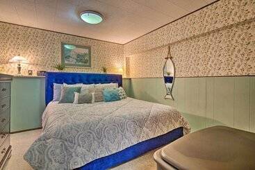 کلبه Waterfront House W/ Glacial Views   Near Downtown!