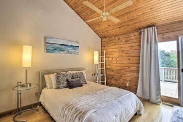 بيت ريفى Elegant & Quiet Maine Escape W/ Sauna & Deck!