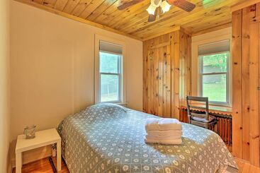 Steps To Lake: Tafton Cottage W/ Fire Pit & Grill