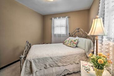 Watch The Sunrise At This Quaint Lake View Cottage