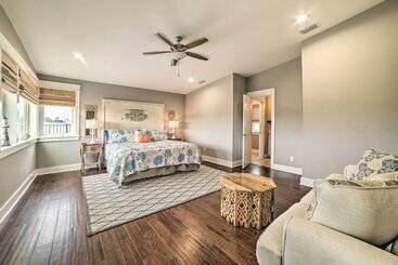 بيت ريفى Beach Retreat W/ Rooftop Deck, Walk To Beach!