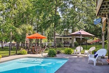 Сельский дом Camden Home On Lake Wateree W/ Boat Dock!