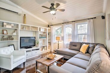 Chic Sarasota Cottage: Near Beaches & Downtown!