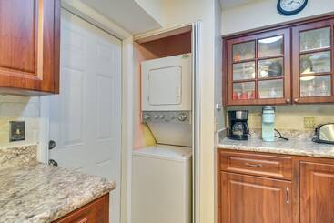 コテージ 4 Mi To Dog Beach: Largo Home W/ Pool & Hot Tub!