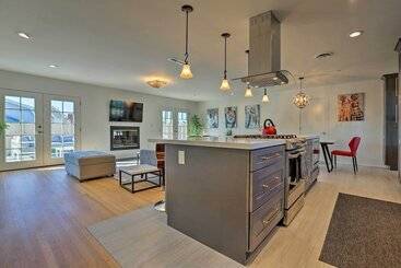 بيت ريفى Oceanside Home W/ Patio & Grill, Walk To Beach!