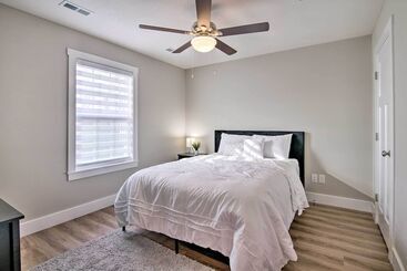 茅舍 Pet Friendly Ozark Home W/ Yard & Patio