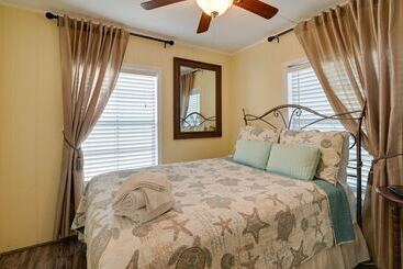 بيت ريفى Walk To Ocean: Surfside Beach Home W/ Pool Access