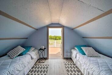 Updated Berger Cottage W/ Pool, On A Private Farm!