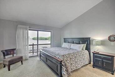קוטג'' Private Dock: Waterfront Lake Ozark Home!