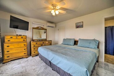 بيت ريفى Alpine Lake Resort Home: Stunning Lake Views!