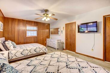 Bradenton Cottage W/ Screened Pool: 12 Mi To Beach