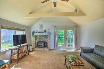 コテージ Charming Cabin On Newman Lake W/ Boat Dock!