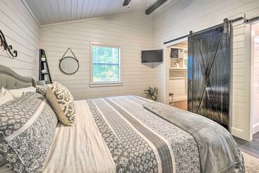 بيت ريفى Serene Broken Bow Cabin W/ Fire Pit & Gas Grill!