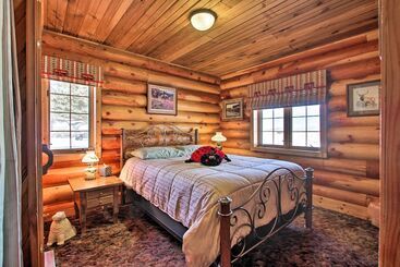 بيت ريفى Secluded Dillon Home W/ Private Hot Tub + Deck!