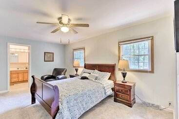 بيت ريفى Harpers Ferry Cabin   Walk To Private Lake!