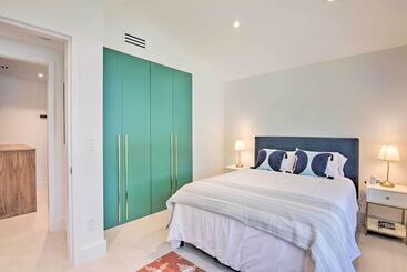 کلبه Luxe Wilton Manors Home W/ Private Boat Dock