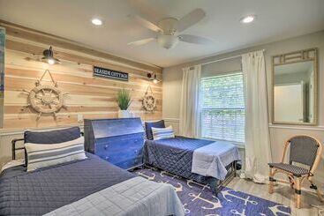 بيت ريفى Waterfront Rancher Retreat   Exotic Bird Haven
