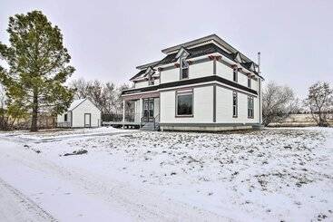 별장 Charming Stevensville Home W/ Open Yard!