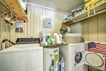 Cozy Franklin Cottage W/ Waterfront Views!