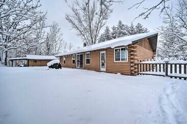 별장 Frederic Lakefront Retreat W/ Dock & Patio!