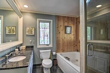 کلبه Resort Style Harbor Springs Home Near Ski Resort!