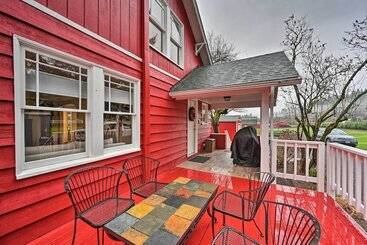 کلبه Redmond Farmhouse On 2 Acres W/ Deck & Grill!