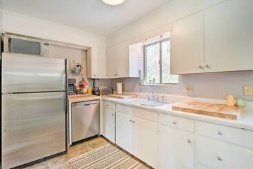 کلبه Arden Bungalow W/ Fire Pit: Near Lake Julian Park