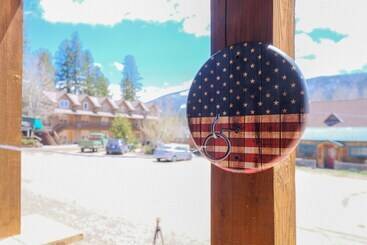 Сельский дом Cozy Grand Lake Mountain View Lodge
