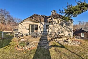 茅舍 Cozy Kansas City Home W/ Yard   9 Mi To Dtwn!