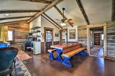 茅舍 Hundred Year Old Shell Valley Settlers Cabin!