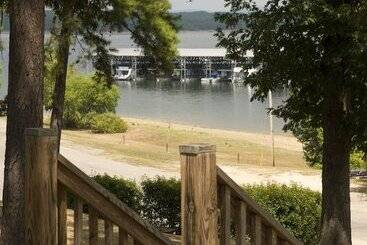 شقة فندقية Mountain Harbor Queen Guest Room On Lake Ouachita By Redawning