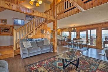 コテージ Mtn Views & Fire Pit: Rustic Piney Creek Cabin