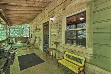 بيت ريفى The Bird Sanctuary Fire Pit, Gas Grill & Hammock