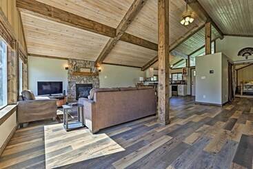 بيت ريفى Donnelly Cabin W/ Fire Pit: 5 Mi To Boat & Ski!