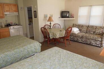 Sifting Sands Motel