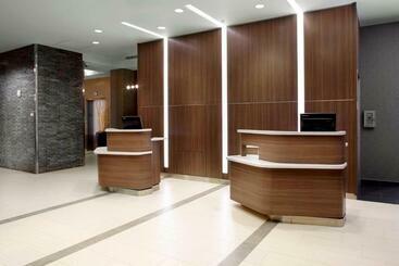 هتل Courtyard By Marriott Akron Downtown