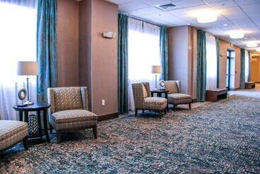 Отель Holiday Inn & Suites Denver Tech Center Centennial, An Ihg