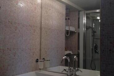 בית מלון כפרי Pyrgos Of Mystra