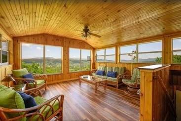 קוטג'' Little Greenbriar Lodge