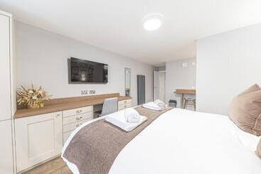فندق Chequers Lodge  Dalton In  Furness  Self Check In