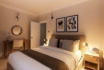 کلبه The South Kensington Wonder   Trendy 3bdr House With Garden