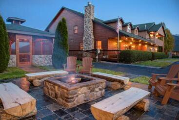 Отель Berry Springs Lodge