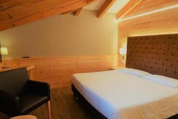 هتل Garni Arnica S