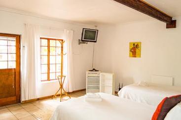 پانسیون Amanzi Guest House