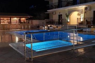 Petrino Apartments