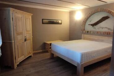 Lagaressina Suite Anna   Jacuzzi & Spa