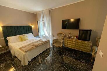 پانسیون Prestige Suite Via Romagnoli
